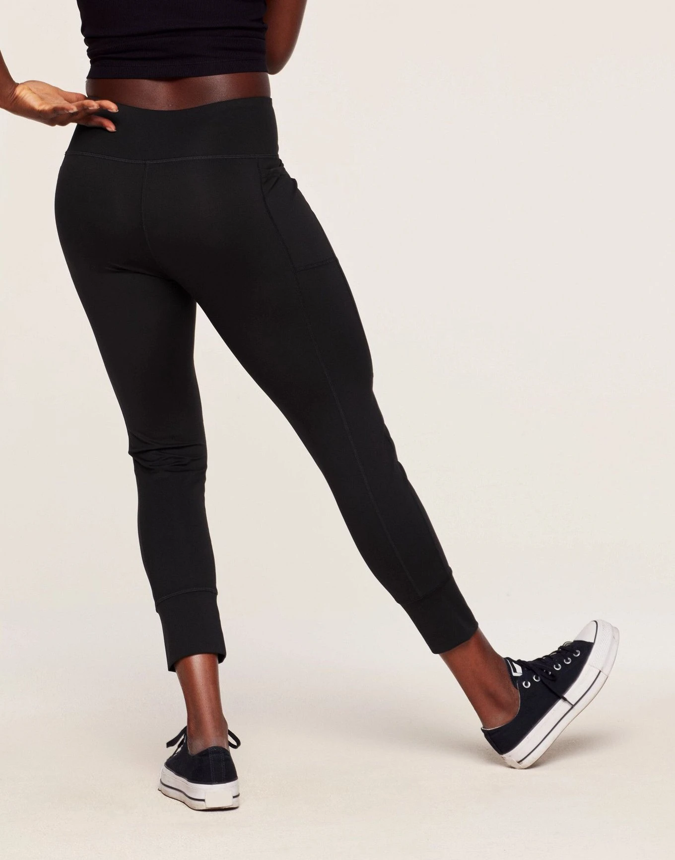 Amieka Black 3 Amieka Black - Image 3